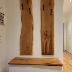 Garderobe-Wildeiche-rustikal-beidseitige Baumkante-natur-geölt